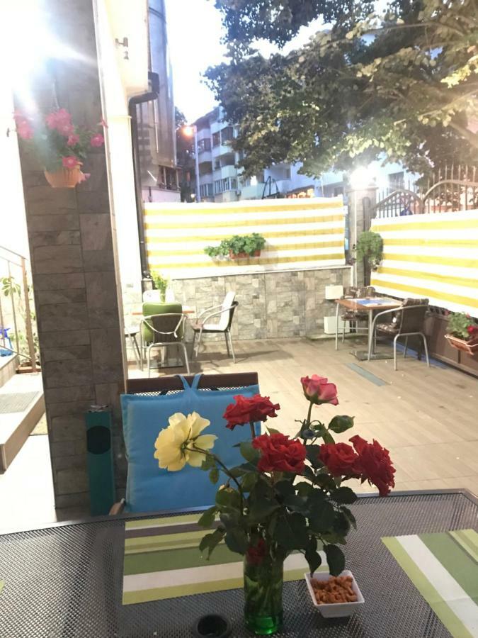 White Rose Guest Rooms 布尔加斯 外观 照片